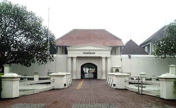 Wisata Sejarah Benteng Vredeburg Yogyakarta
