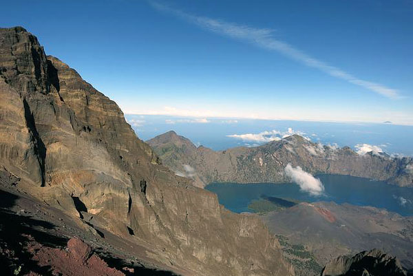 Gunung Rinjani dengan Segara Anak, Lombok